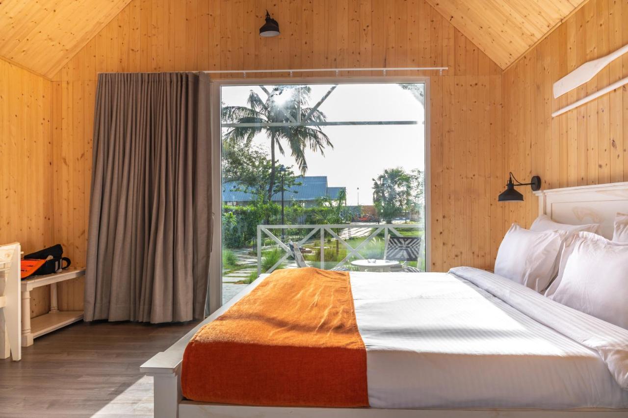 Praveg Beach Resort Daman Lighthouse Beach المظهر الخارجي الصورة